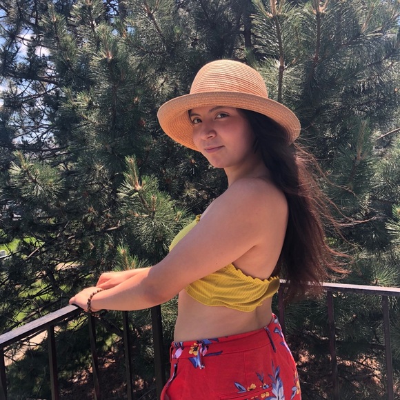 Meet your Posher, Sophia - Picture 3 of 5